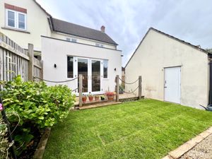 Rear- click for photo gallery